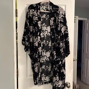 Spiritual Gangster black and grey floral kimono
